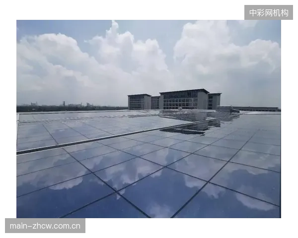 首钢园北区滑板公园地面铺设发电玻璃，驱动旧工业区转向低碳运营